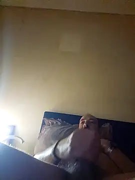 Snapshot of antoniox1978 chatting on 12-12-24, 04:32 antoniox1978 online show from 12-12-24, 04:32