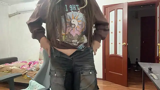 Snapshot of Nelly_Fischer chatting on 02-22-25, 08:09 Nelly Fischer online show from 02-22-25, 08:09