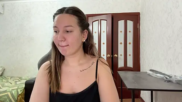 Snapshot of Nelly_Fischer chatting on 05-30-26, 11:07 Nelly Fischer online show from 05-30-26, 11:07