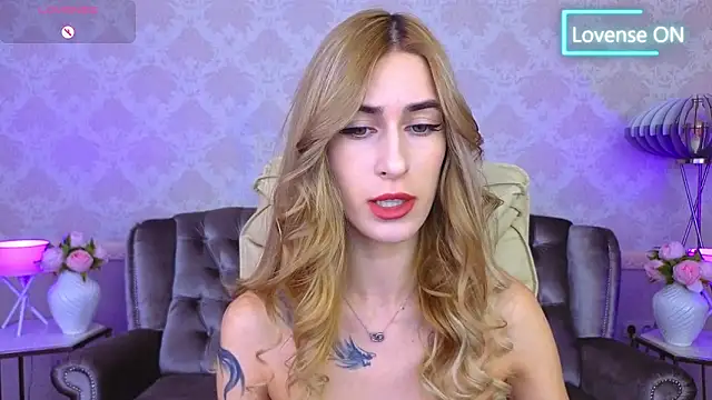 Snapshot of Sexy_Lava chatting on 10-13-25, 06:24 Sexy Lava online show from 10-13-25, 06:24