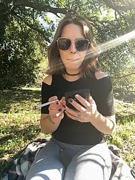 Snapshot of Mia_Railey chatting on 10-24-25, 01:07 Mia Railey online show from 10-24-25, 01:07