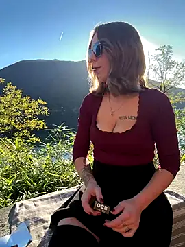 Snapshot of Mia_Railey chatting on 11-05-25, 02:28 Mia Railey online show from 11-05-25, 02:28