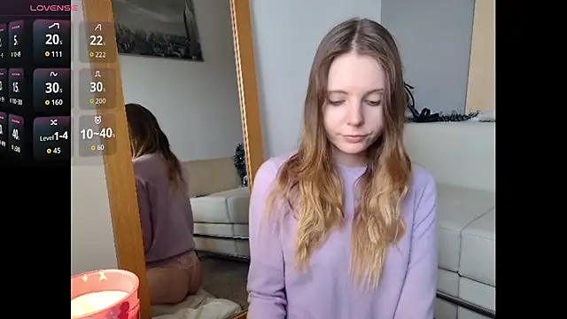 Snapshot of Frosty_Princess chatting on 11-21-25, 01:54 Frosty Princess online show from 11-21-25, 01:54