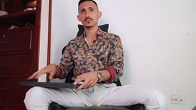 HomeAloneK online show from 11-25-25, 07:36