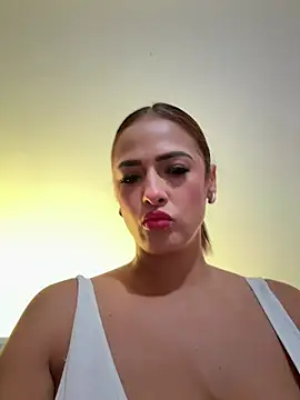 Snapshot of SofiaReyes1 chatting on 10-13-25, 02:22 SofiaReyes1 online show from 10-13-25, 02:22