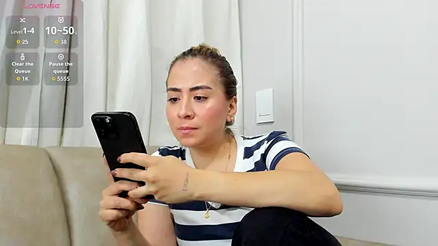 Snapshot of Lia_walton chatting on 11-28-25, 05:04 Lia walton online show from 11-28-25, 05:04