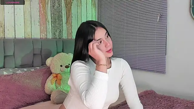 Gigi-bom online show from 12-20-24, 12:08
