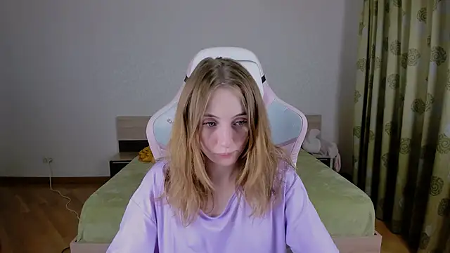 Cowell Adelina online show from 03-09-25, 02:43