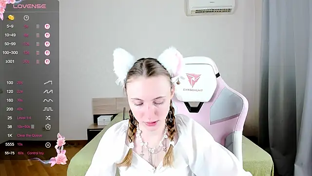 Cowell Adelina online show from 09-15-25, 09:42