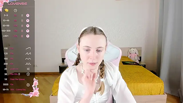 Cowell Adelina online show from 09-22-25, 09:55