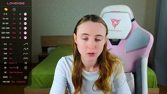 Cowell Adelina online show from 12-16-25, 09:25