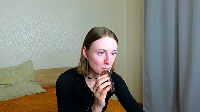 Cowell Adelina online show from 04-13-26, 09:26