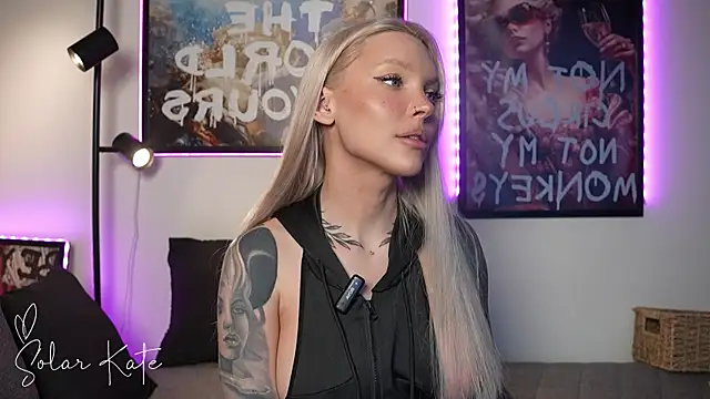 Snapshot of solarkate chatting on 12-17-25, 07:31 solarkate online show from 12-17-25, 07:31