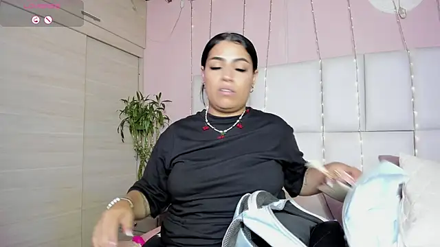 kiana cream online show from 03-21-25, 07:35