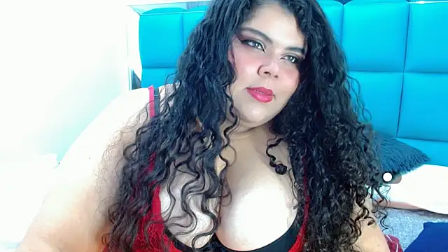 Snapshot of Sarah_Bowie chatting on 01-29-25, 05:40 Sarah Bowie online show from 01-29-25, 05:40