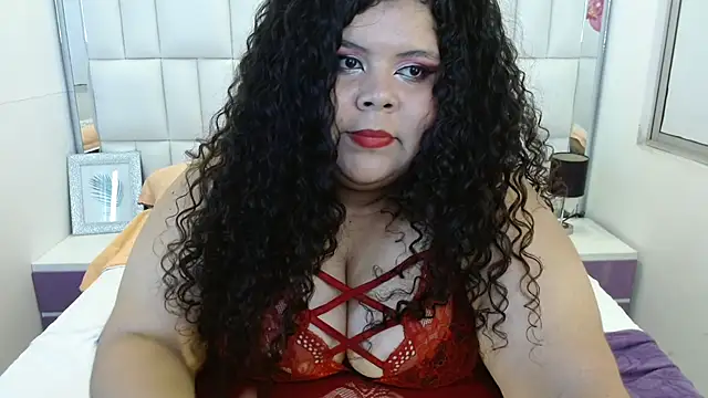 Snapshot of Sarah_Bowie chatting on 10-03-25, 11:35 Sarah Bowie online show from 10-03-25, 11:35