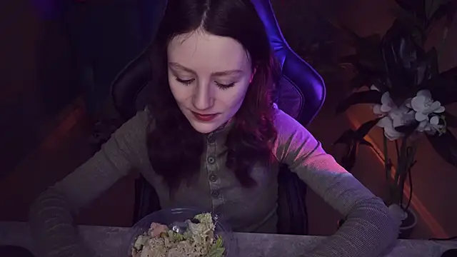 Snapshot of VeliraBraitberg chatting on 02-07-25, 11:12 VeliraBraitberg online show from 02-07-25, 11:12