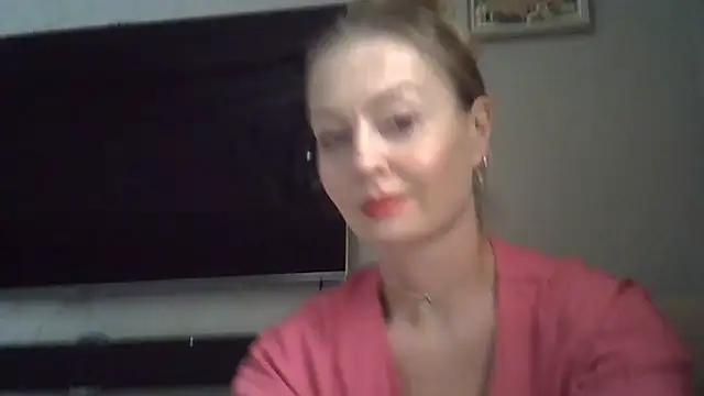 Snapshot of ZarinaSwift chatting on 07-27-26, 10:11 ZarinaSwift online show from 07-27-26, 10:11