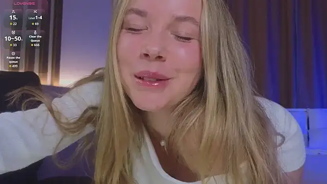 Snapshot of milly_shy chatting on 12-01-25, 07:02 milly shy online show from 12-01-25, 07:02