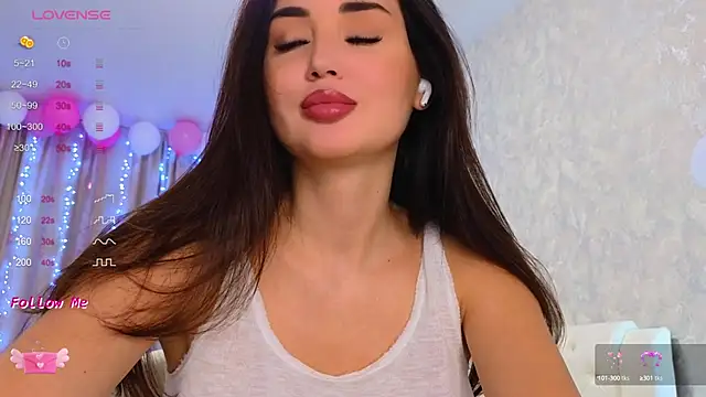 Snapshot of LaraSkinny chatting on 12-19-24, 03:18 LaraSkinny online show from 12-19-24, 03:18