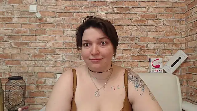 Amelia Kiss  online show from 03-10-26, 12:59