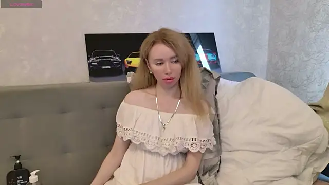 Snapshot of Bambixxxbaby chatting on 06-10-26, 04:34 Bambixxxbaby online show from 06-10-26, 04:34