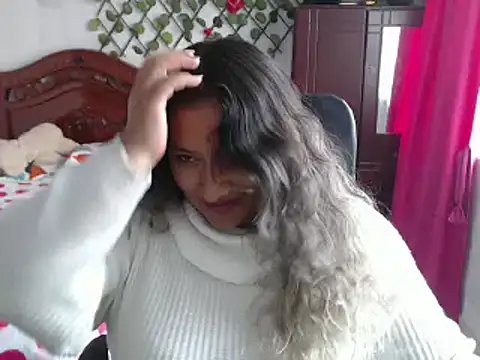 Snapshot of EmilyLove1014 chatting on 12-28-24, 08:47 EmilyLove1014 online show from 12-28-24, 08:47