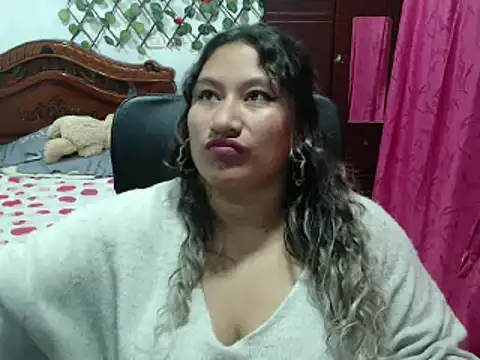 Snapshot of EmilyLove1014 chatting on 01-04-25, 03:18 EmilyLove1014 online show from 01-04-25, 03:18