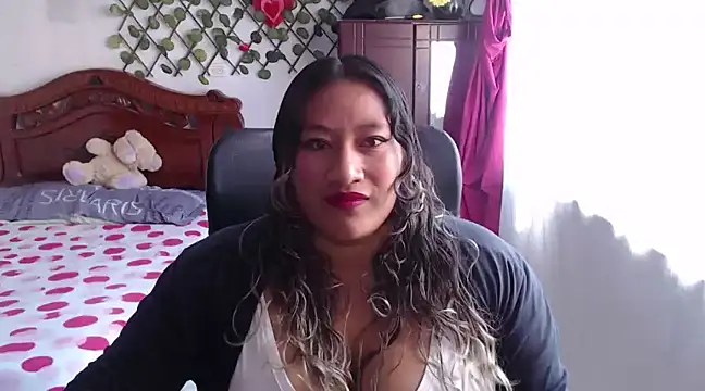 Snapshot of EmilyLove1014 chatting on 01-07-25, 06:45 EmilyLove1014 online show from 01-07-25, 06:45