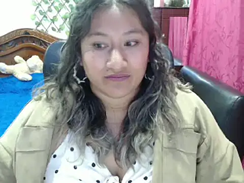 Snapshot of EmilyLove1014 chatting on 02-21-25, 02:28 EmilyLove1014 online show from 02-21-25, 02:28