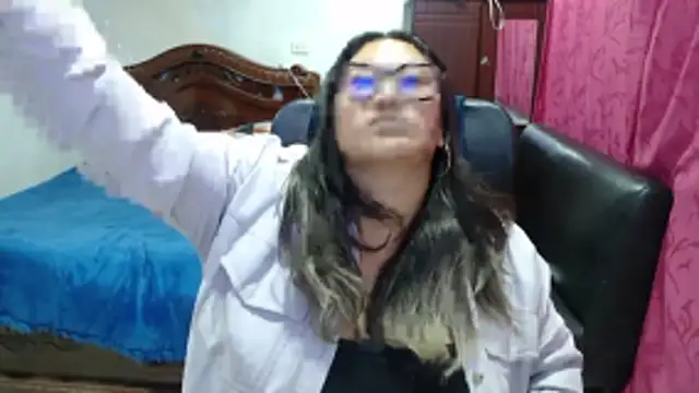 Snapshot of EmilyLove1014 chatting on 11-02-25, 04:26 EmilyLove1014 online show from 11-02-25, 04:26