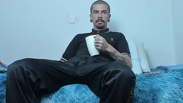Aaron BigDickxxx online show from 10-20-25, 06:36