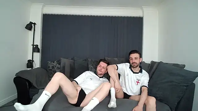 Snapshot of twotwinkhusbandss chatting on 10-13-25, 10:32 twotwinkhusbandss online show from 10-13-25, 10:32