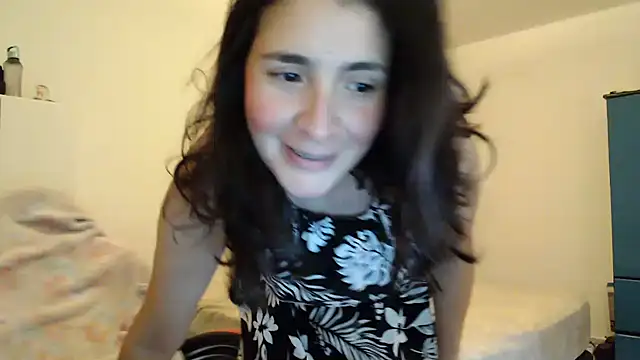 Snapshot of samantha_s69 chatting on 12-09-24, 11:13 samantha s69 online show from 12-09-24, 11:13