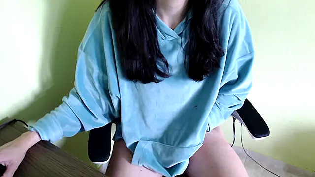 Snapshot of samantha_s69 chatting on 12-16-25, 07:19 samantha s69 online show from 12-16-25, 07:19