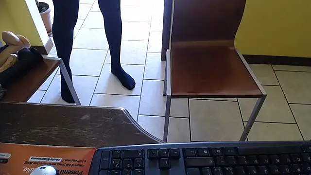 Snapshot of 69porcellone69 chatting on 10-02-25, 06:53 69porcellone69 online show from 10-02-25, 06:53