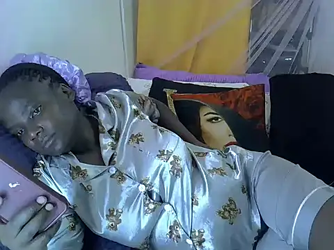 Snapshot of Sweetreena chatting on 05-27-26, 03:31 Sweetreena online show from 05-27-26, 03:31