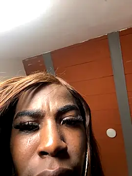 Richchocolatesweet  online show from 11-11-25, 12:10