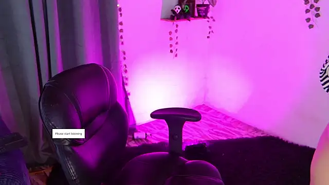 Snapshot of vayolett01_dakotta chatting on 04-12-26, 03:44 vayolett01 dakotta online show from 04-12-26, 03:44