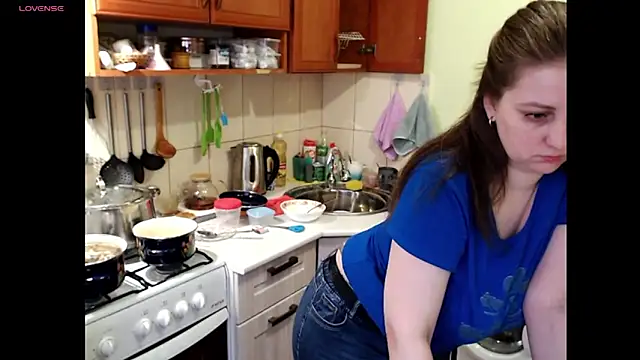 Snapshot of Sakura_Green chatting on 03-18-25, 01:42 Sakura Green online show from 03-18-25, 01:42