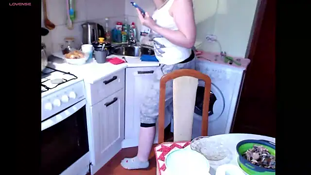 Snapshot of Sakura_Green chatting on 03-19-25, 02:24 Sakura Green online show from 03-19-25, 02:24