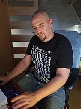 Foxyshaved online show from 11-04-25, 12:37