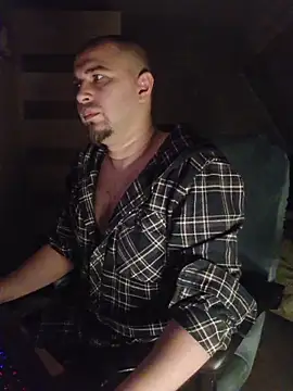 Foxyshaved online show from 11-17-25, 03:45