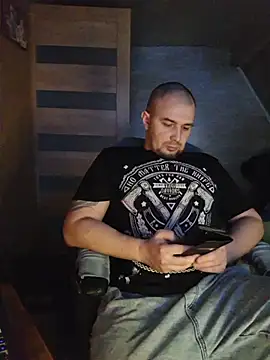 Foxyshaved online show from 02-17-26, 05:48