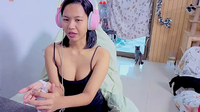 Snapshot of Kana_G chatting on 10-30-25, 04:03 Kana G online show from 10-30-25, 04:03