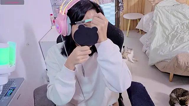 Snapshot of Kana_G chatting on 11-20-25, 08:58 Kana G online show from 11-20-25, 08:58