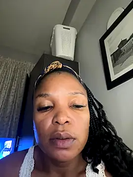 Snapshot of slimcateee chatting on 10-22-25, 07:02 slimcateee online show from 10-22-25, 07:02