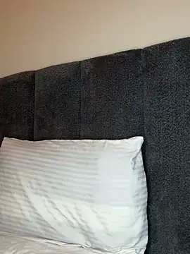 Snapshot of slimcateee chatting on 11-02-25, 06:54 slimcateee online show from 11-02-25, 06:54