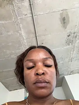 Snapshot of slimcateee chatting on 11-30-25, 01:15 slimcateee online show from 11-30-25, 01:15