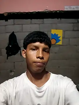 Snapshot of brayanffff chatting on 10-28-25, 01:53 brayanffff online show from 10-28-25, 01:53